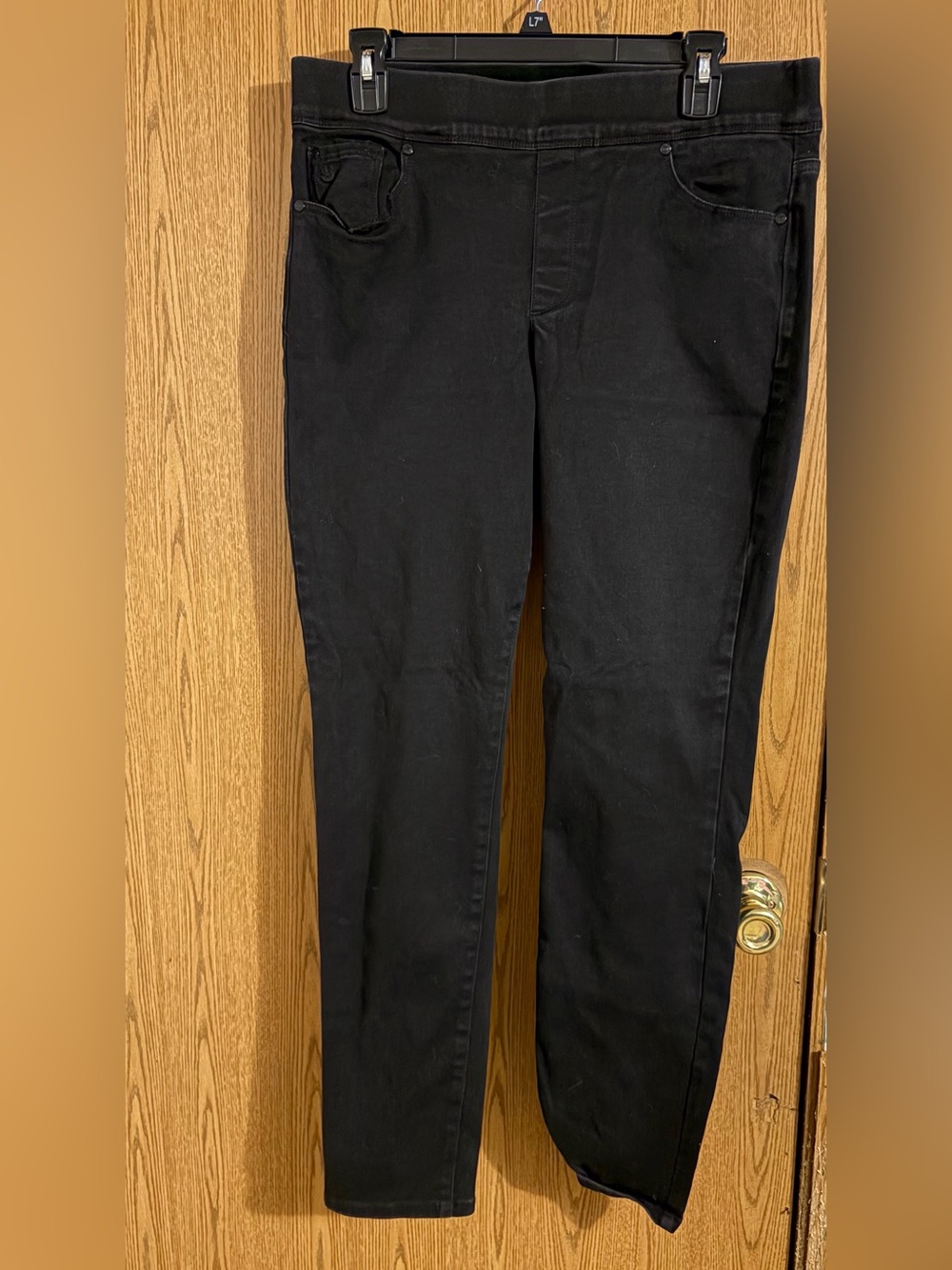 Gloria Vanderbilt Classic Black Women's Jeans - Sleek Everyday Comfort